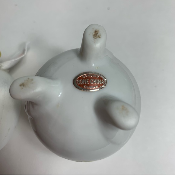 Vintage bone china egg vase with adorable hand made bunny rabbit head. - Picture 7 of 10